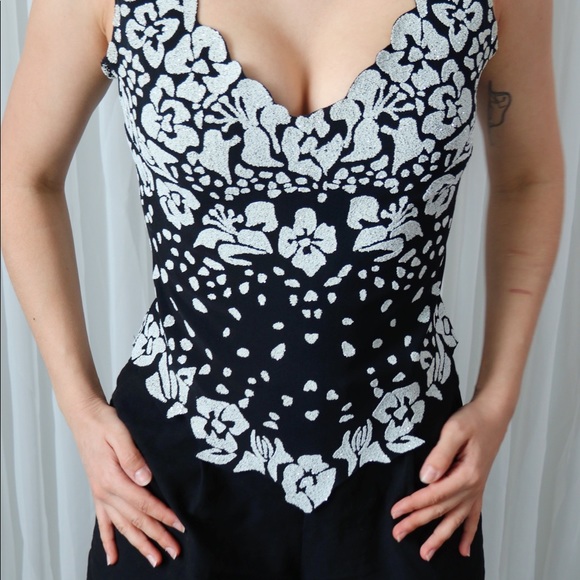 80’s Black & Silver Corset Style Glitter Top - Picture 2 of 8